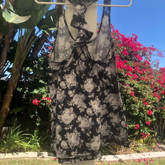 Tank - Picture 2 of 4